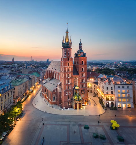 aerial-view-of-st-mary-s-basilica-in-krakow-pola-2026-03-09-23-01-55-utc (2) (1)