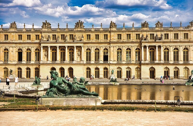 low-angle-closeup-of-palace-of-versailles-royal-re-2026-03-18-05-44-18-utc (1)